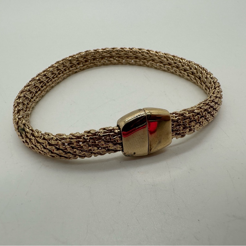 Vtg gold tone Monet chain magnetic closure bracelet